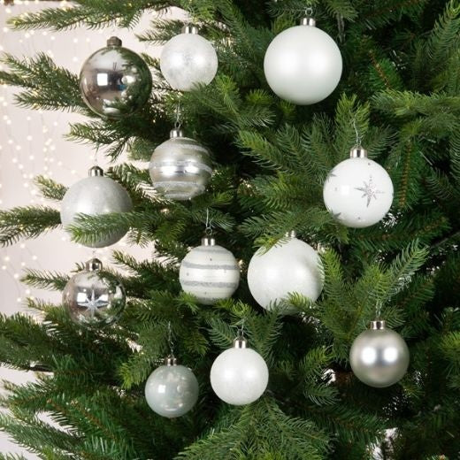 Christmas Tree Decorations: Glass Baubles various - Silver