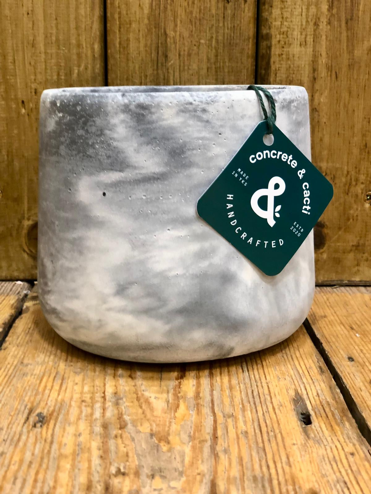 Planter Pot:Concrete Handmade Extra Large Curved 17cm - White Marble - Concrete & Cacti