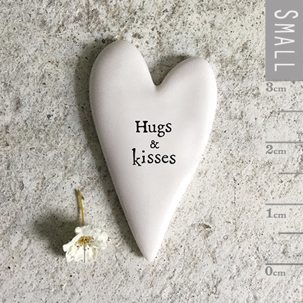Tiny Heart Token: Porcelain Flat Hugs & kisses - White - East of India