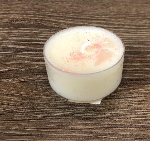 Tealight: Scented Soy Wax Crystals Grapefruit Rose Quartz - White & Pink - Littlemore Candle Co