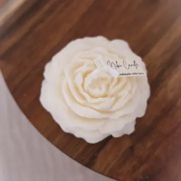 Candle: Peony Shape Natural Wax - Natural White  - Niki Candle