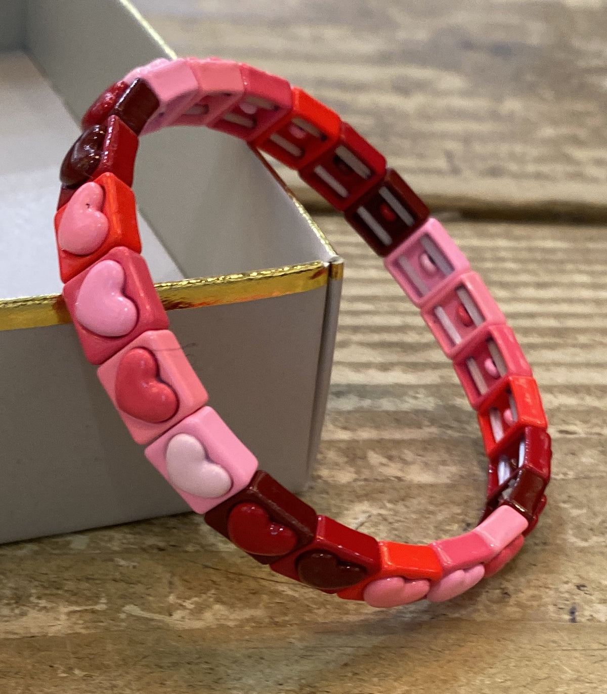 Bracelet: Stretch Square with inset Hearts - Red & Pink - POM
