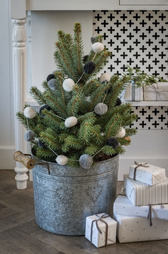 Cristmas Garland: Wool Handmade Pom Pom String - Grey, White & Charcoal