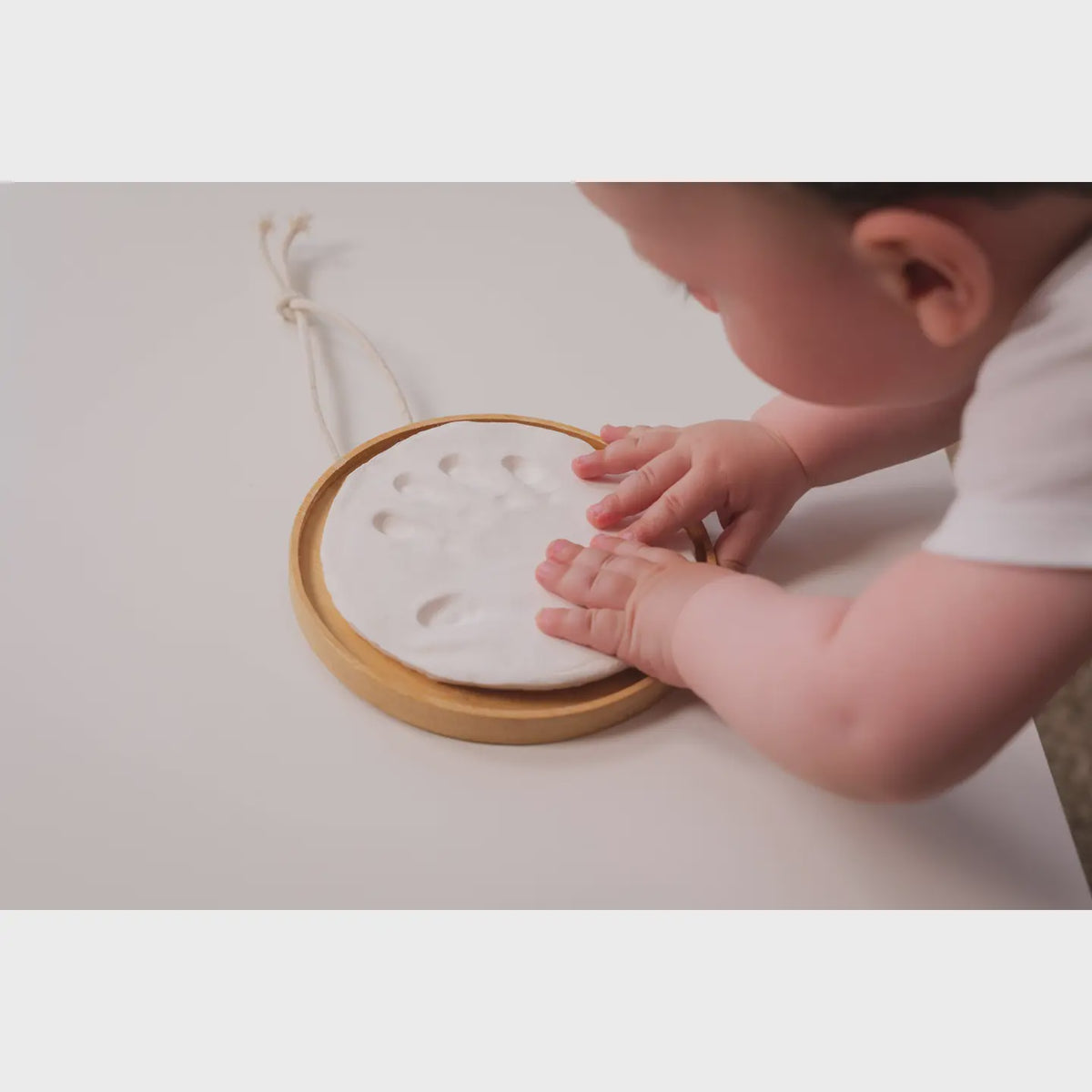 Medallion Keepsake: Wooden Clay - Petit Artichaut